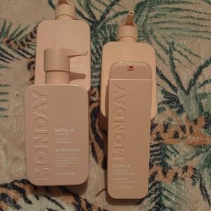 Monday Repair Shampoo and Conditioner Set